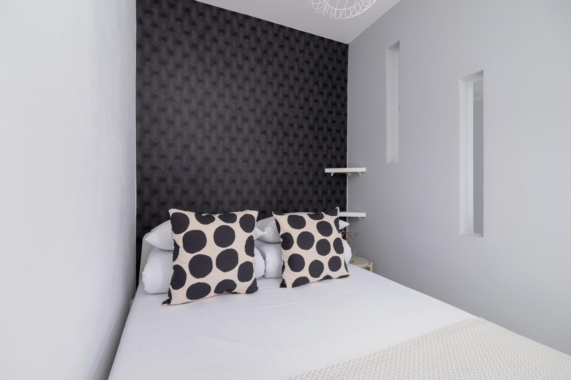 One Bedroom Apartment With A Balcony - Dietla 109 Street كراكوفيا المظهر الخارجي الصورة